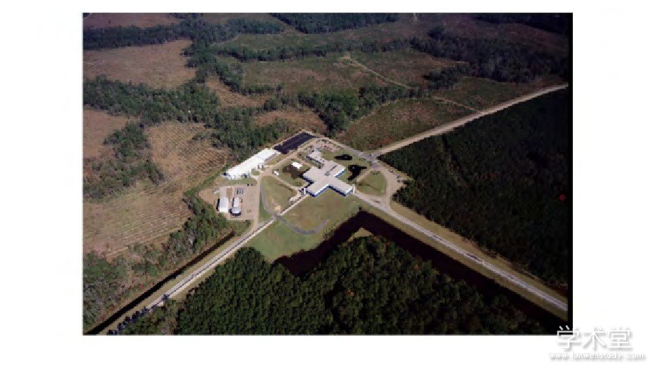 ͼ3 ·˹ݵLIGO (Courtesy Caltech/MIT/LIGO Laboratory)