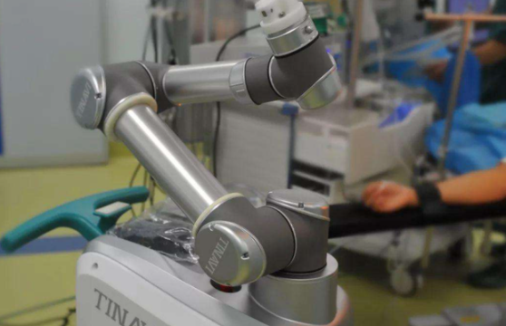 骨科手术机器人.png
